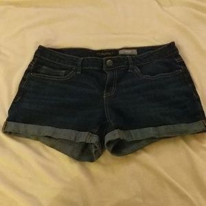 Stretch jean shorts